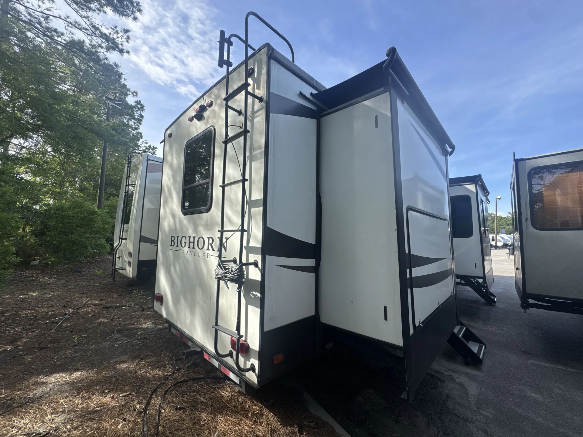 2021 Heartland Bighorn Traveler 38FL — living area main