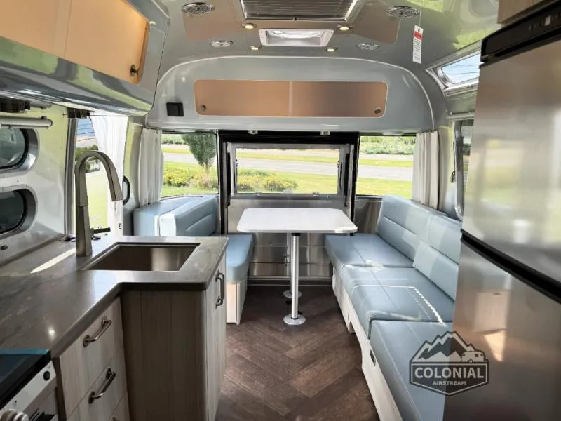 2026 Airstream International 27FB - Photo 3