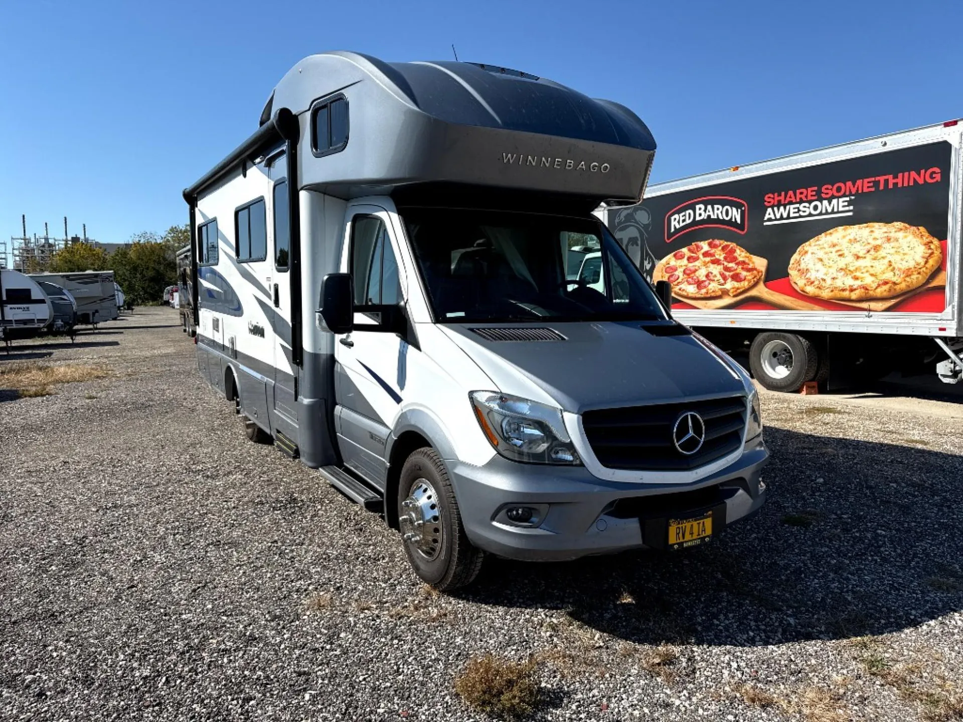 2018 Winnebago Navion 24J - Photo 2