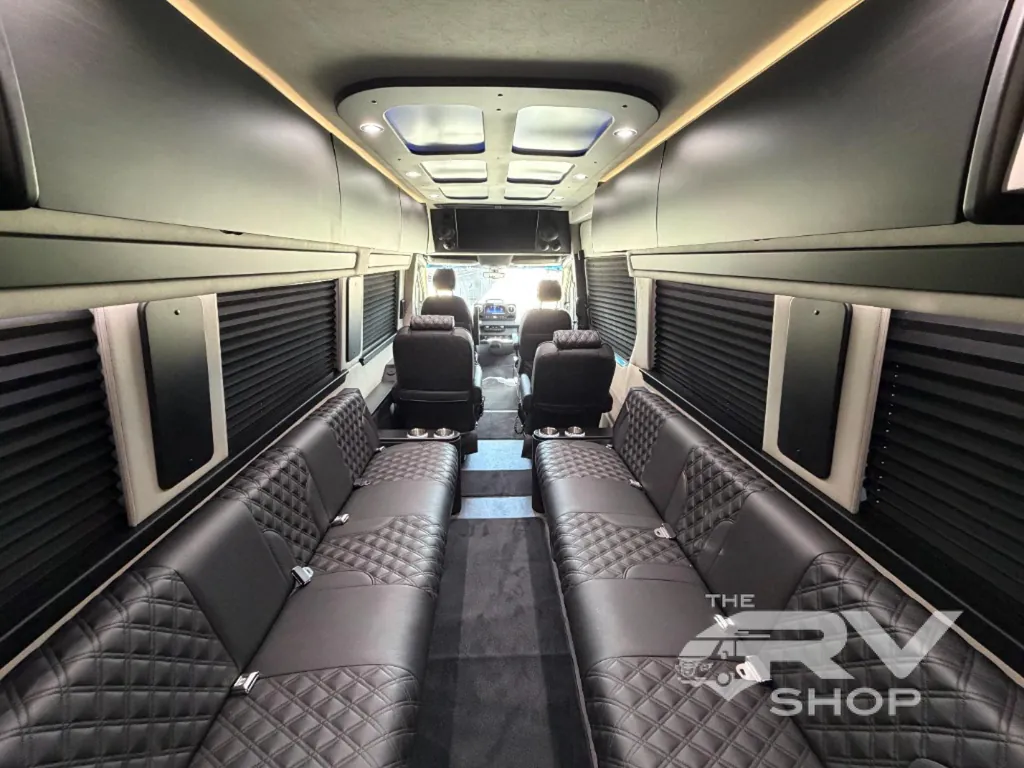 2027 Midwest Automotive Designs Luxe Cruiser D4, Photos photo 11