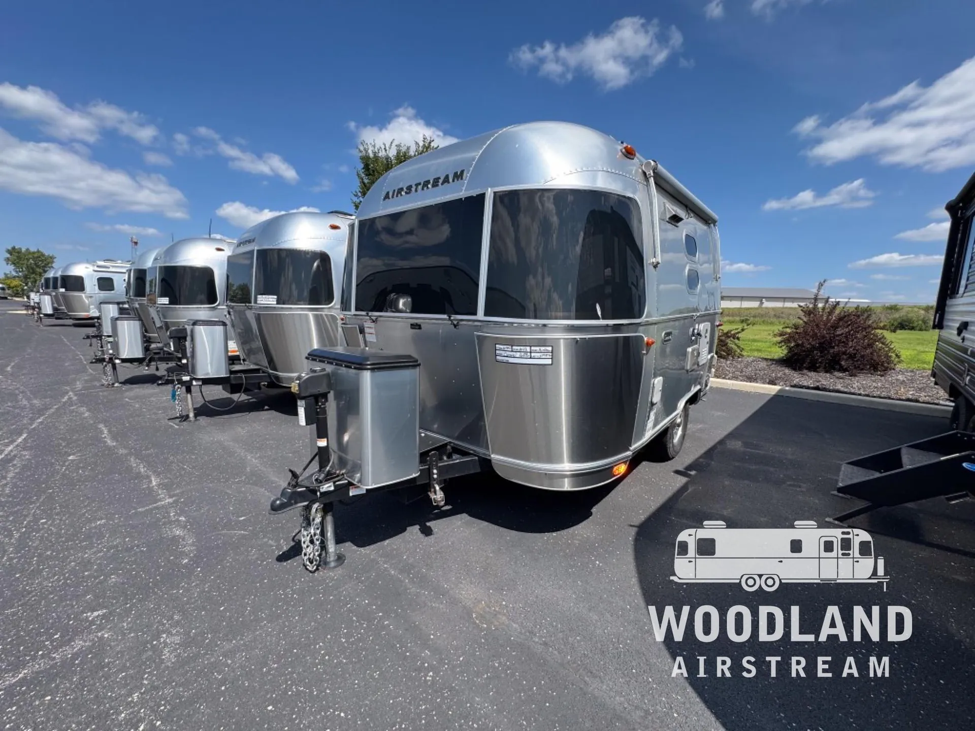 2022 Airstream Caravel 16RB - Photo 3
