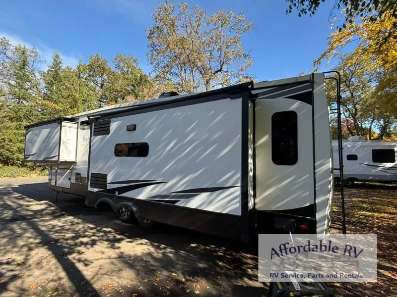 2022 Forest River Cardinal Luxury 380RLX - Photo 4