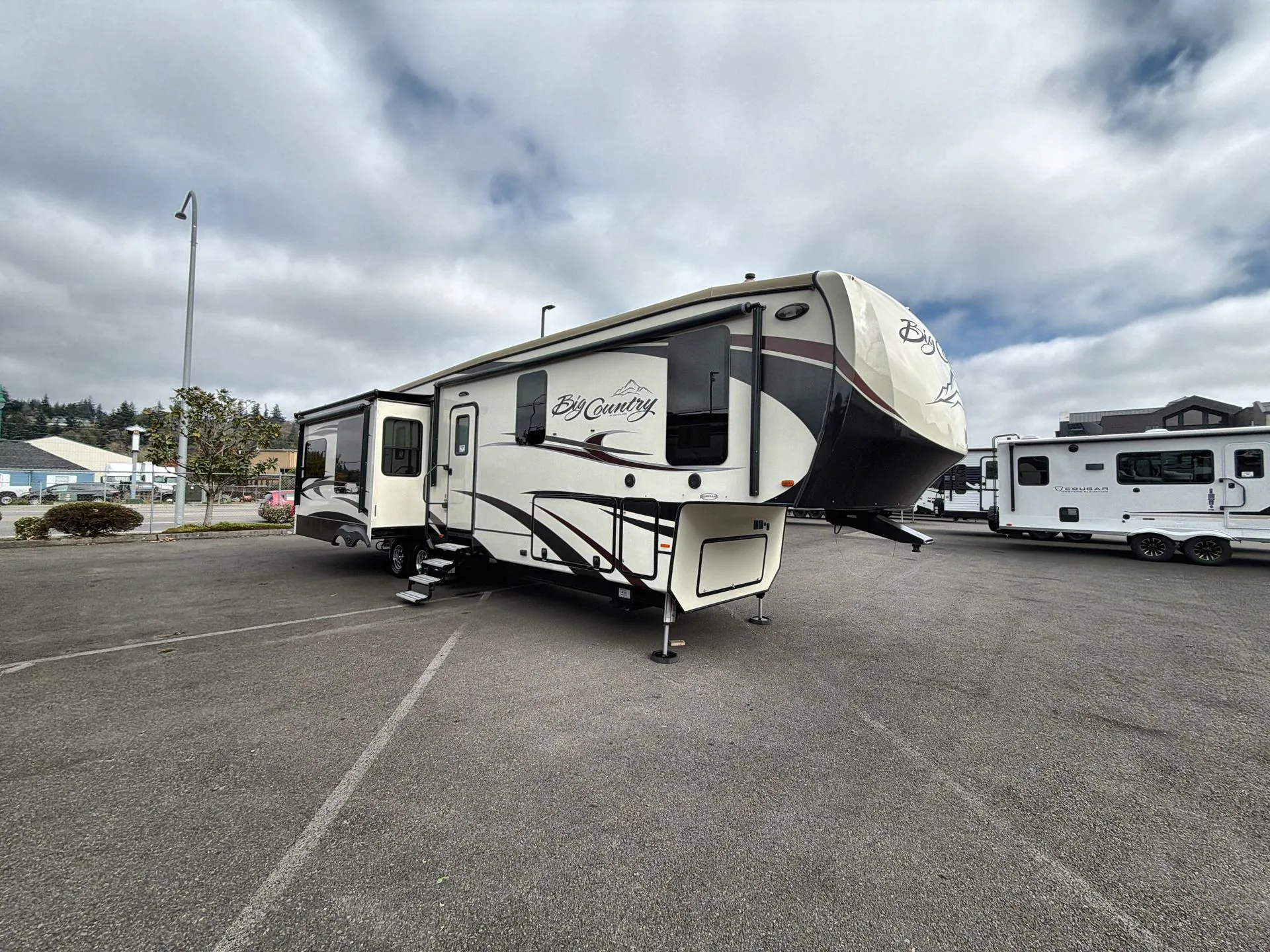 2017 Heartland Big Country 3650RL - Photo 3