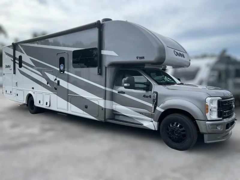 2026 Thor Motor Coach Omni Trail R36 - Photo 2