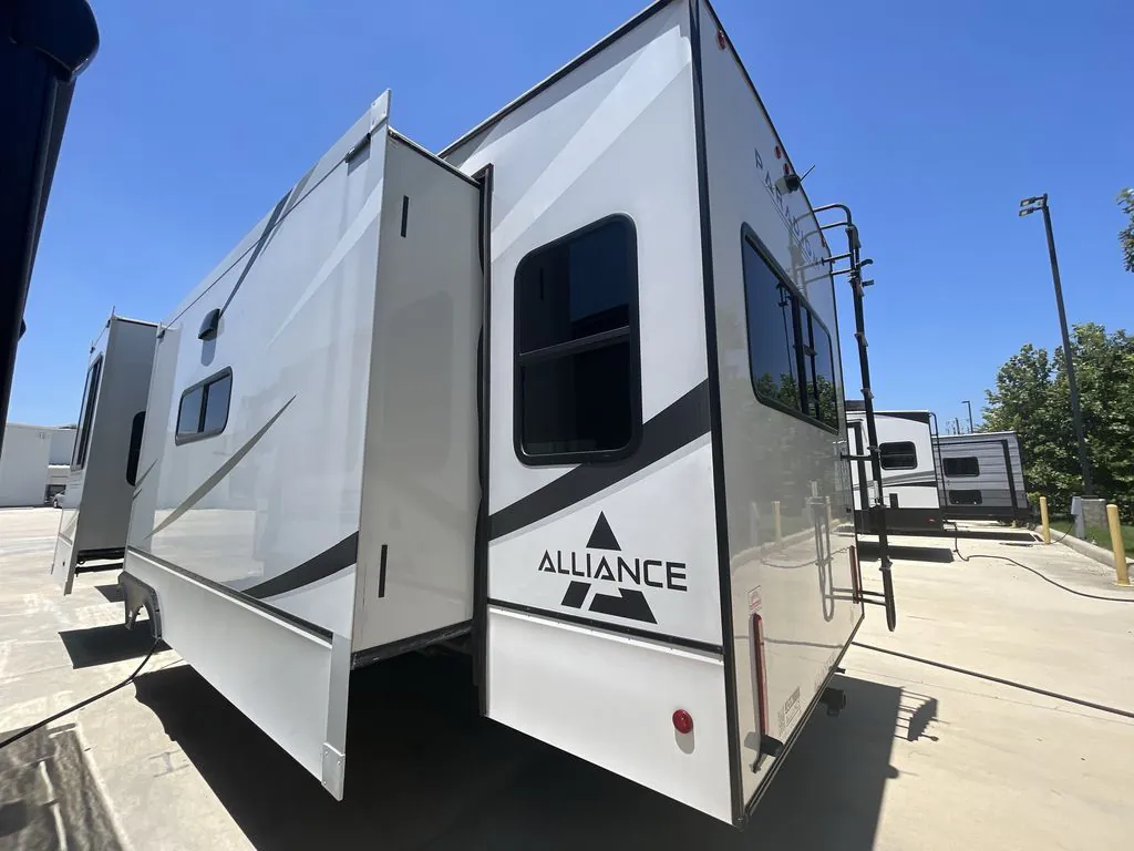 2024 Alliance RV Paradigm 380MP - Photo 4