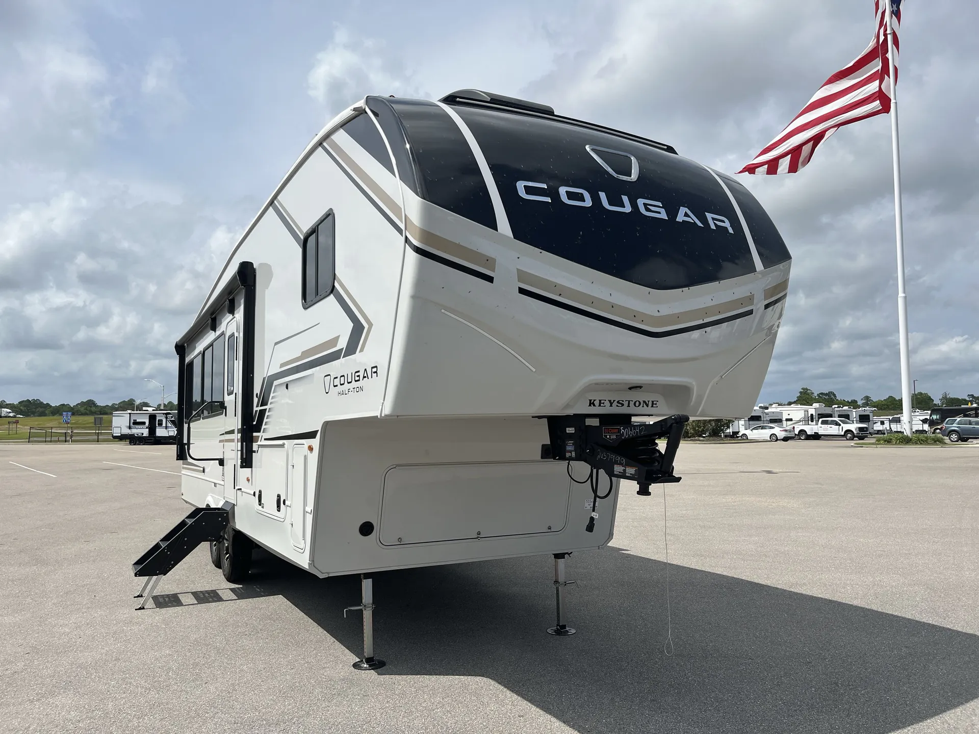 2026 Keystone Cougar Half-Ton 26RES - Photo 2