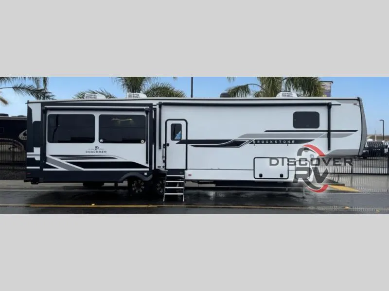 2025 Coachmen Brookstone 370RLLO - Photo 3