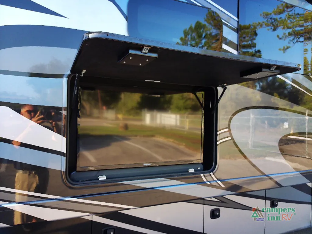 2021 Thor Motor Coach Challenger 35MQ, Photos photo 35