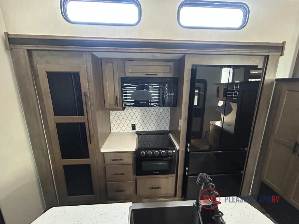2022 Forest River Sabre 37FLH, Photos photo 4