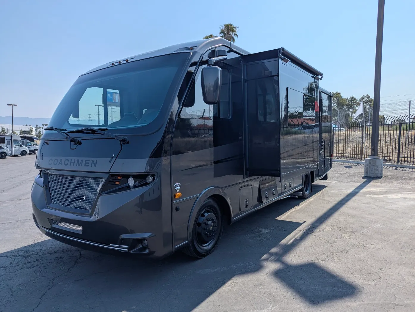 2026 Coachmen Euro 25TB - Photo 4
