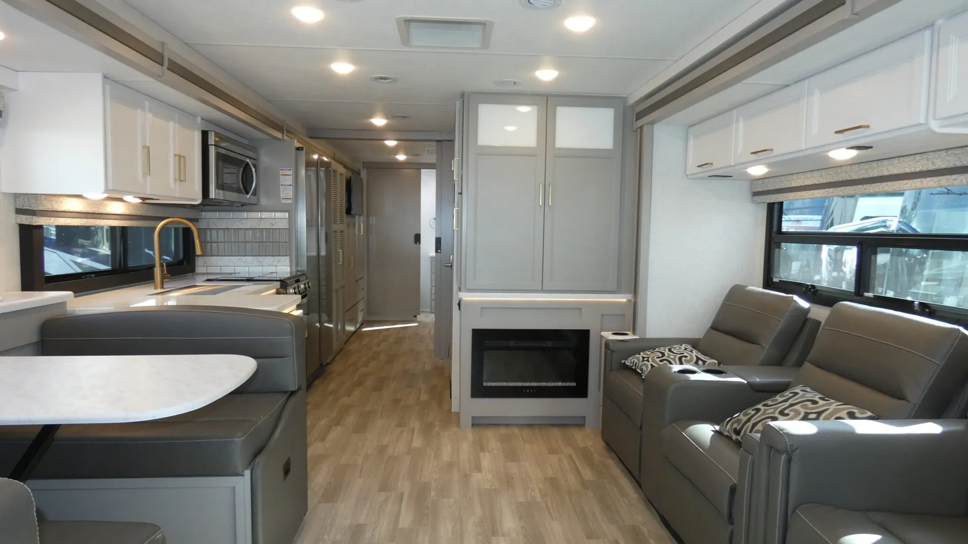 2026 Thor Motor Coach Windsport 36H - Photo 3