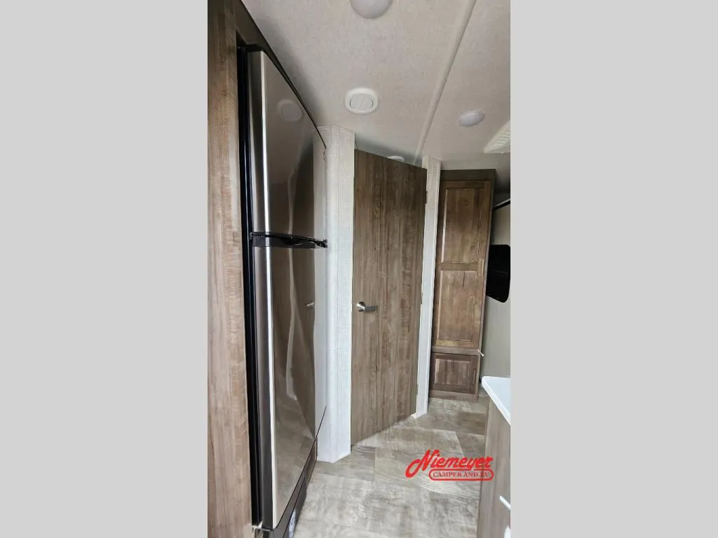 2022 Forest River Rockwood Mini Lite 2205S - Photo 4