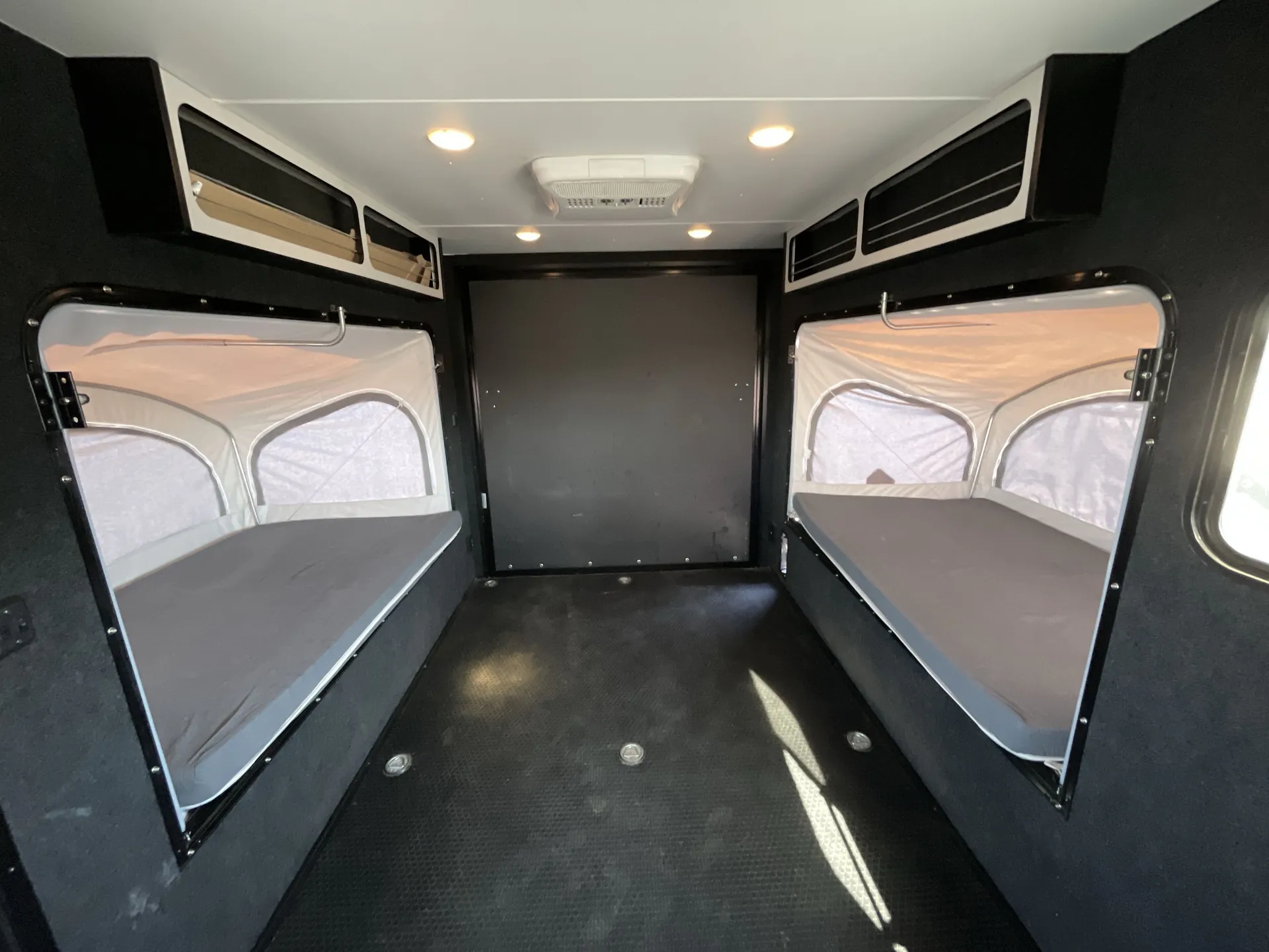 2022 inTech Flyer Discover — living area main