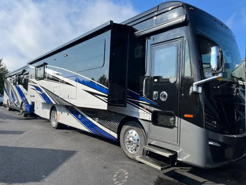 2026 Tiffin Phaeton 35 CH - Photo 2