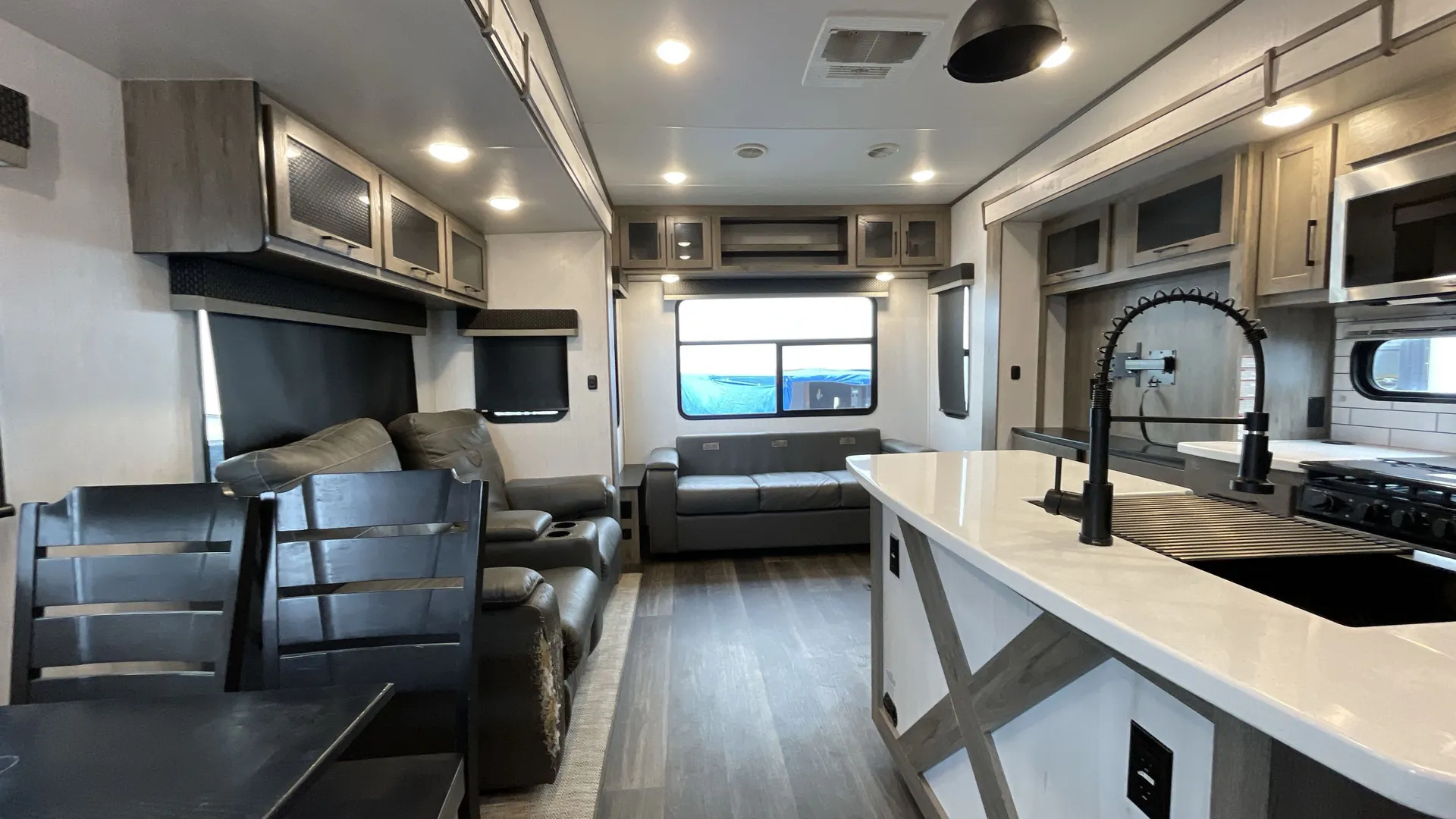 2023 Heartland ElkRidge 38MB — living area main