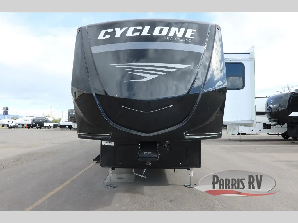 2026 Heartland Cyclone 3913 - Photo 4