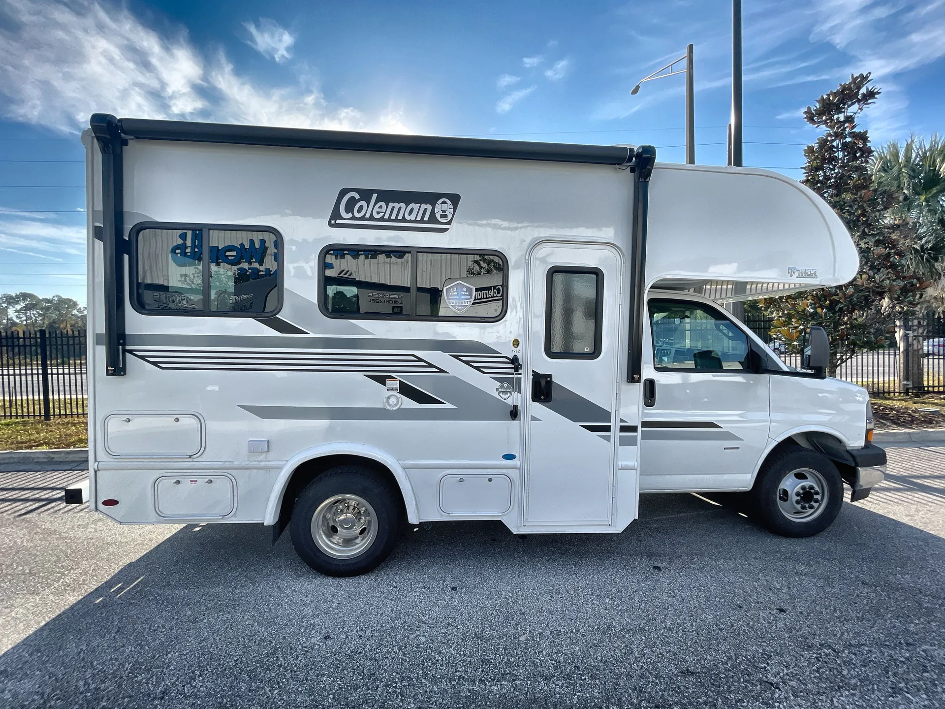 2026 Thor Motor Coach Coleman 19EZ - Photo 2