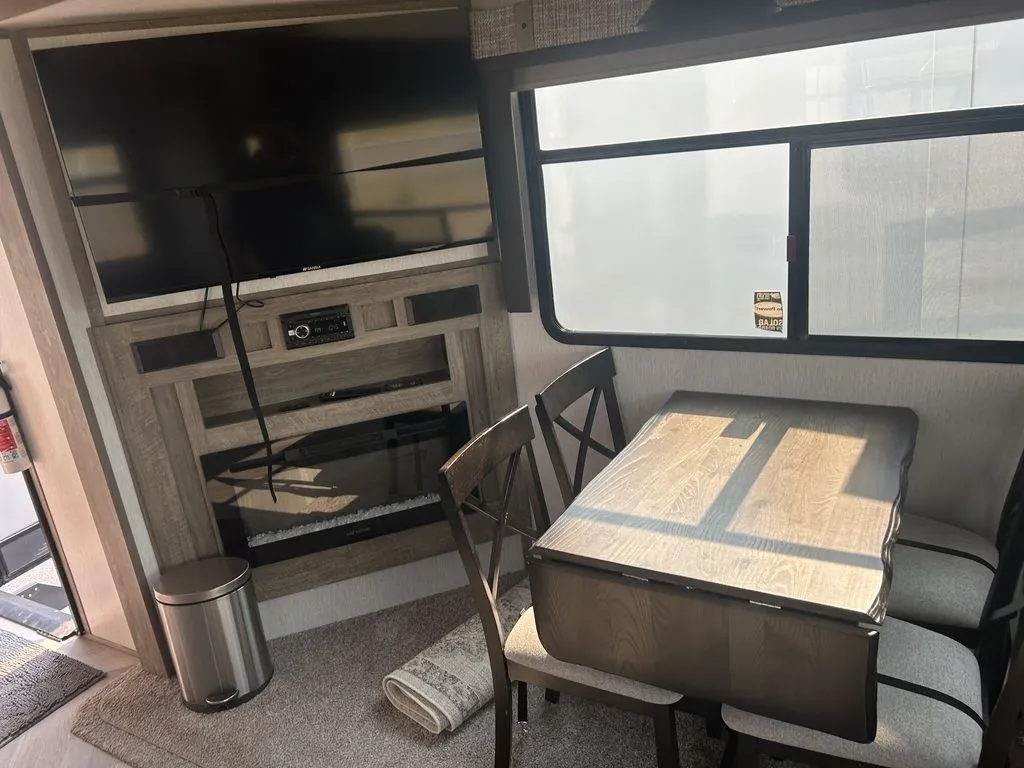 2022 Forest River Wildwood Heritage Glen 286RL — Photo 7