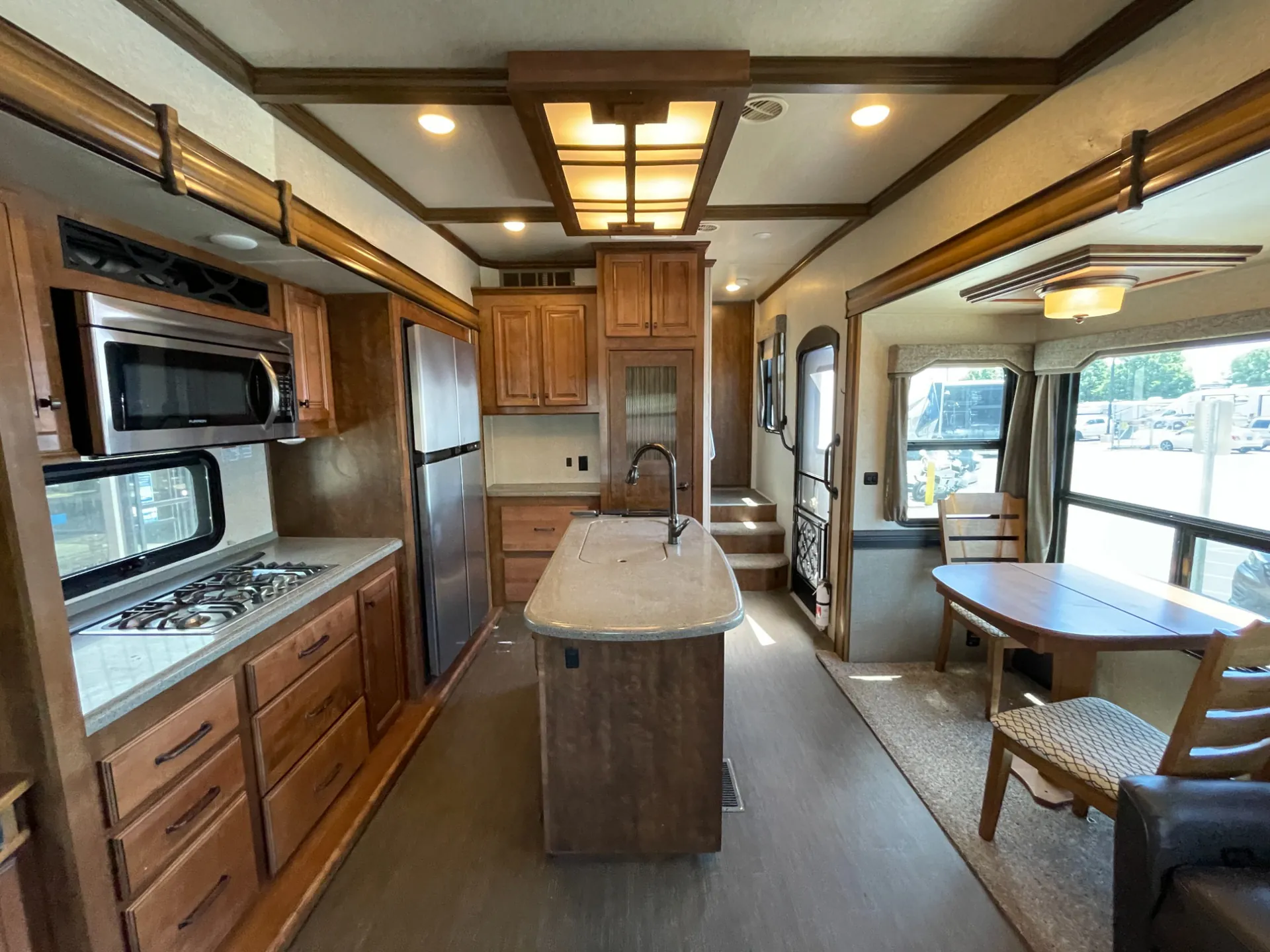 2017 Heartland Big Country 3150RL - Photo 3