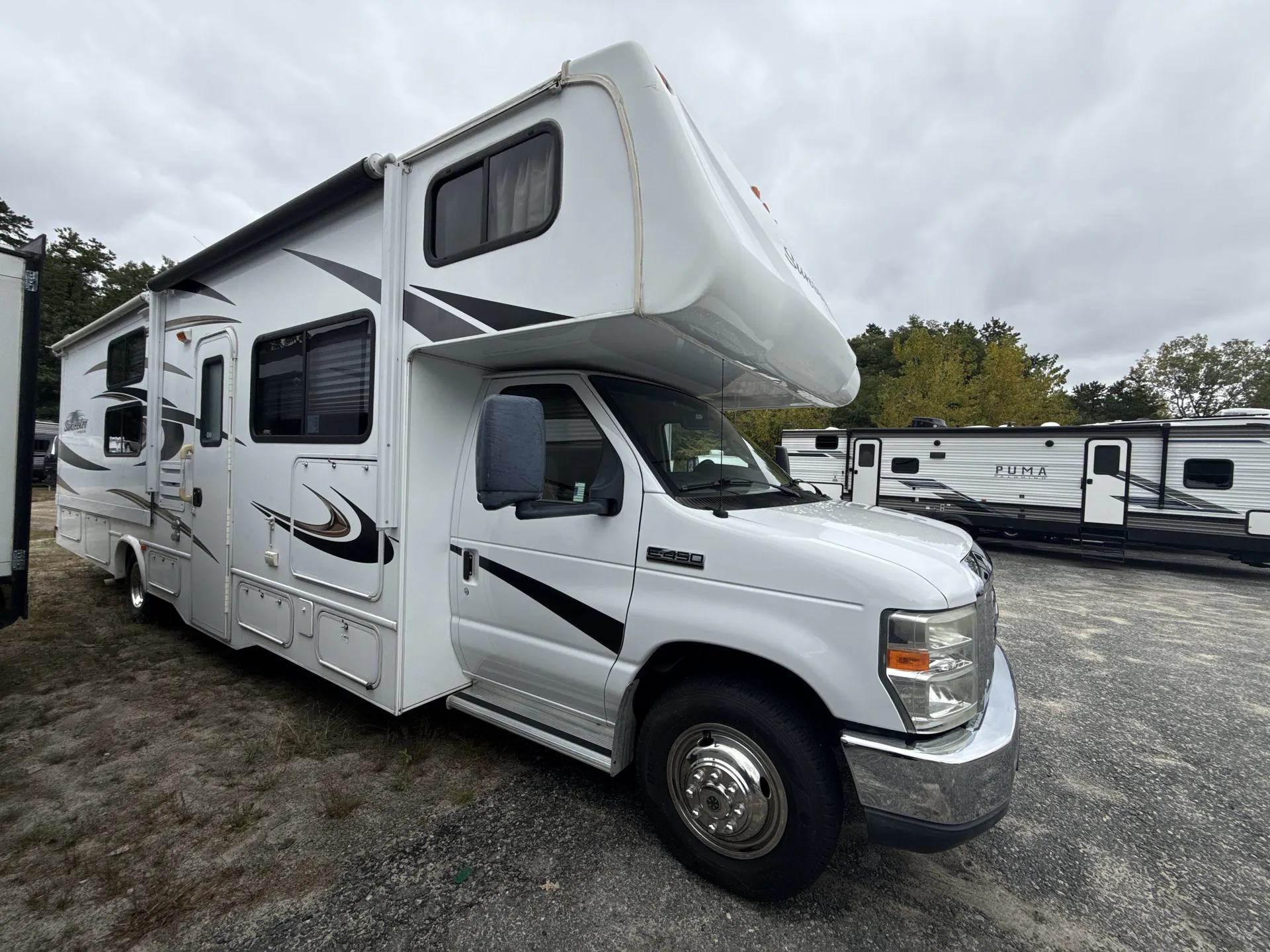 2014 Forest River Sunseeker 3170DS — campside