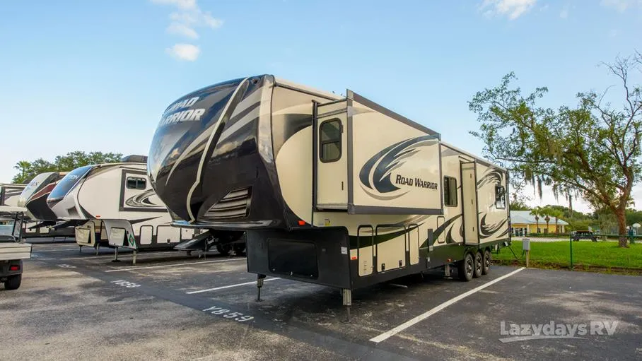 2019 Heartland Road Warrior 411 - Photo 4
