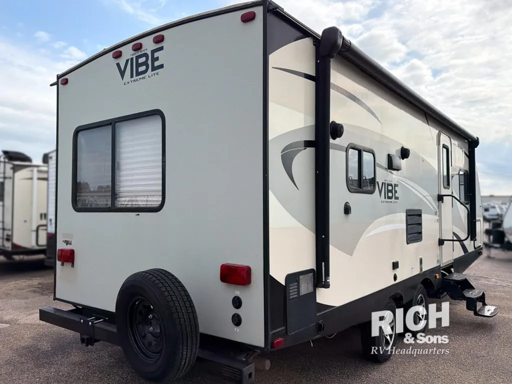 2017 Forest River Vibe Extreme Lite 224RLS, Photos photo 5