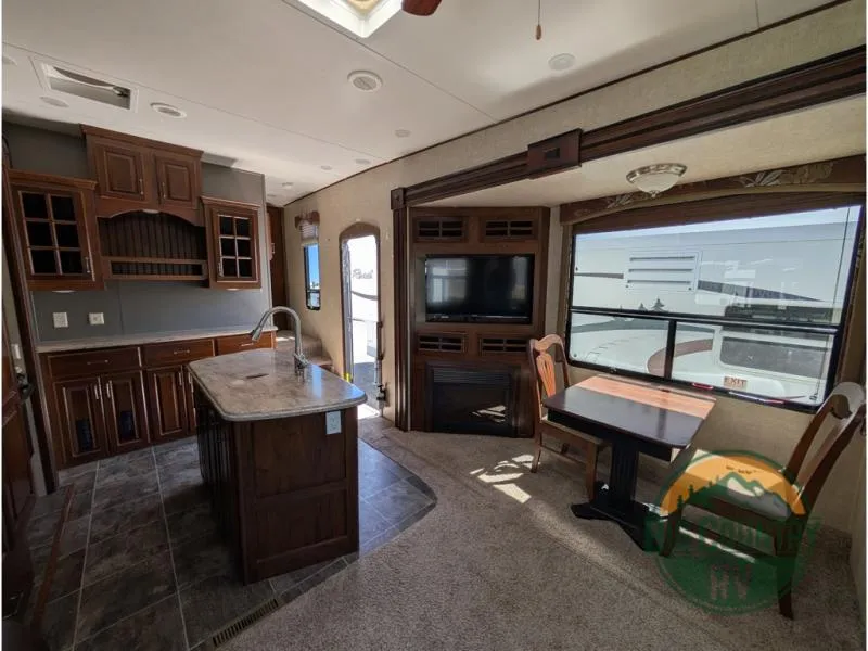 2014 Keystone RV Avalanche 295RL - Photo 4