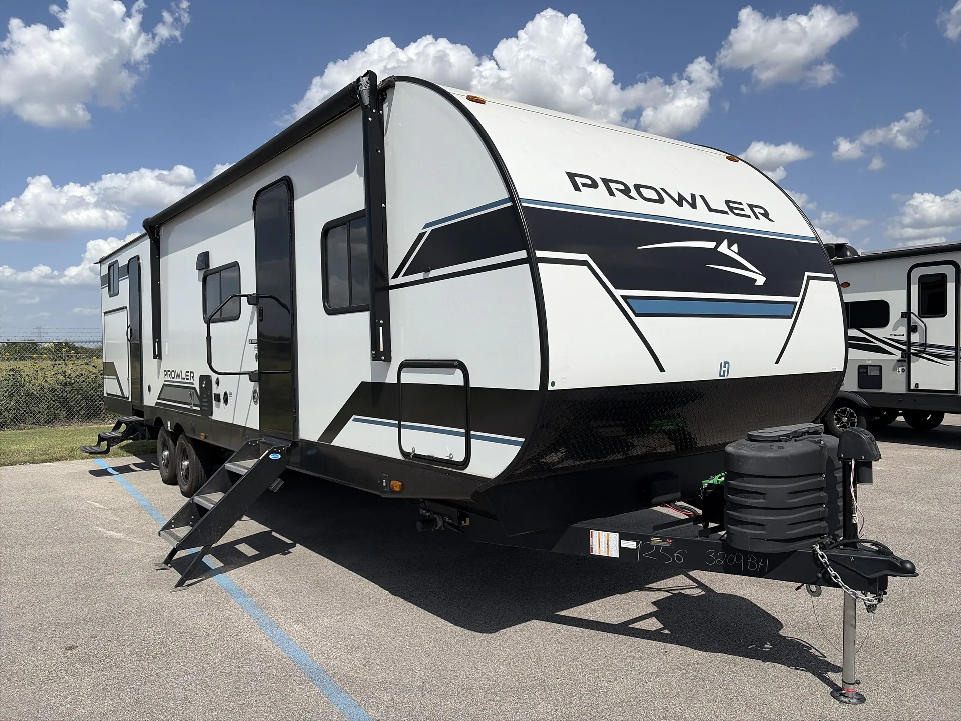 2025 Heartland Prowler 3209BH - Photo 2