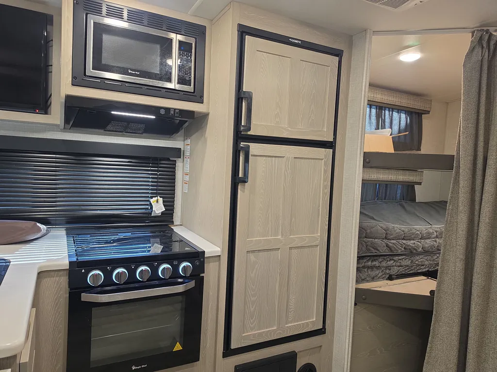 2021 Forest River Flagstaff Micro Lite 25BRDS, Photos photo 8