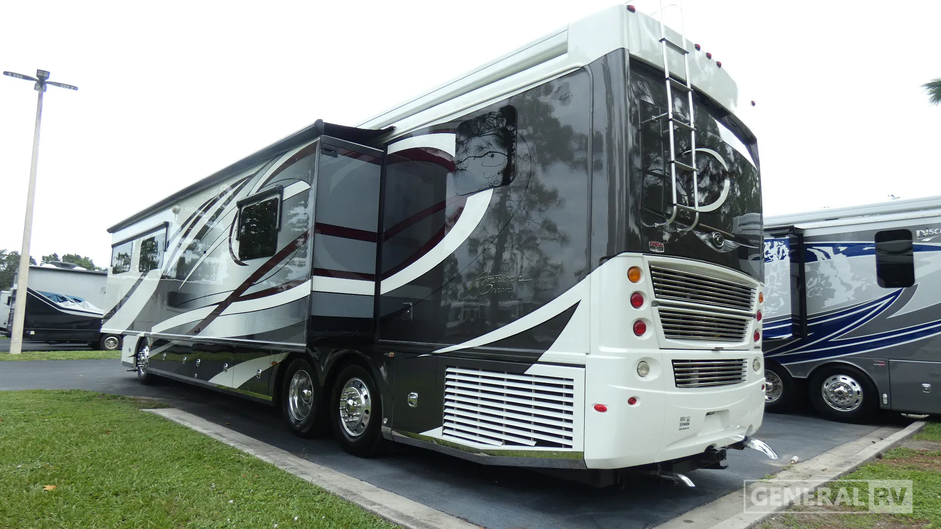 2017 American Coach American Dream 45A - Photo 4