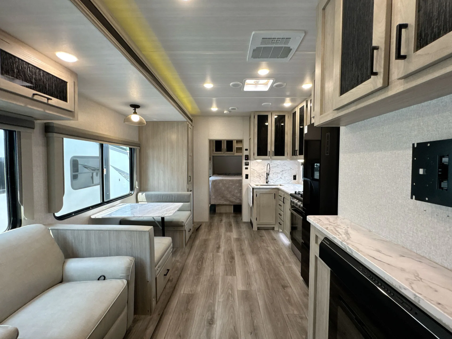 2024 East to West Alta Xtreme 365 3100KXT — living area main