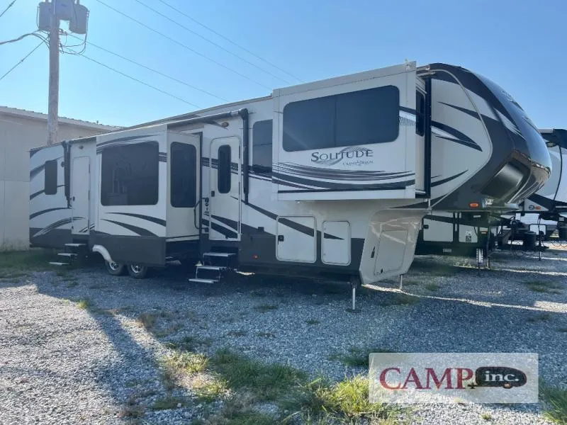2015 Grand Design Solitude 379FL - Photo 2