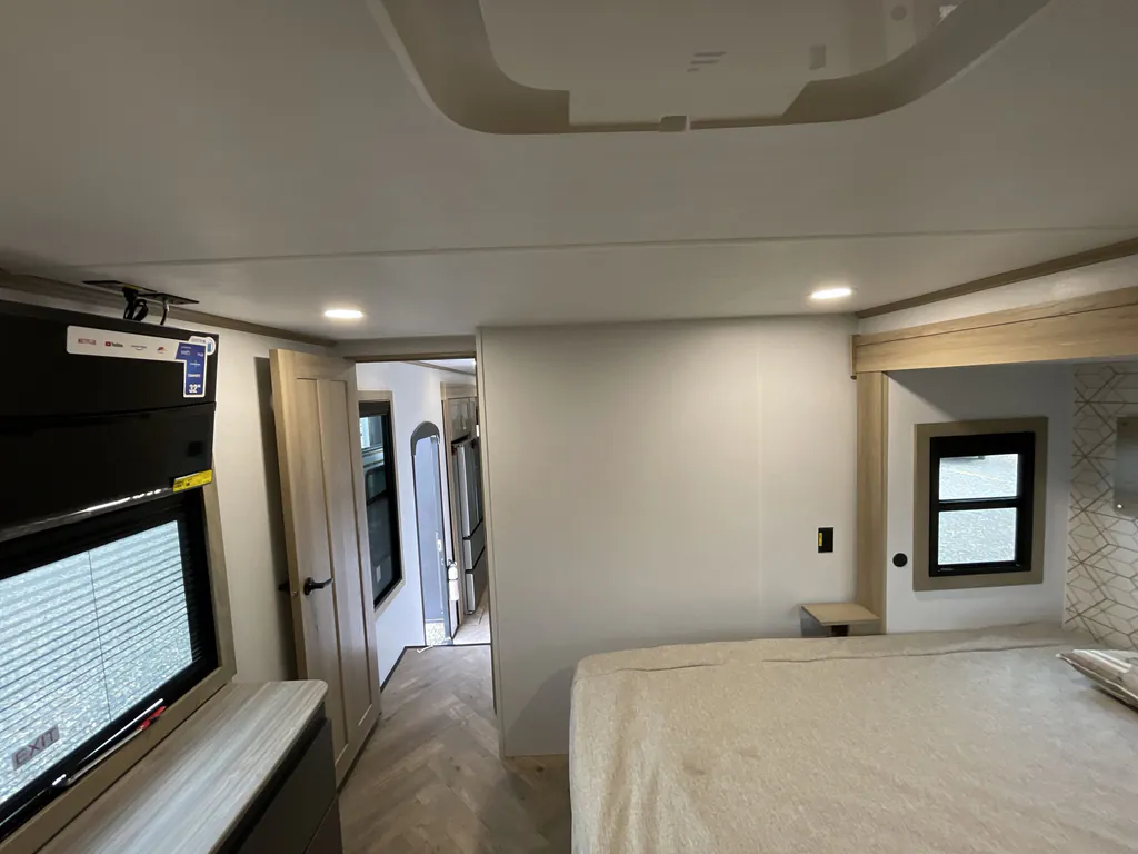 2026 Keystone Raptor 441, Photos photo 17