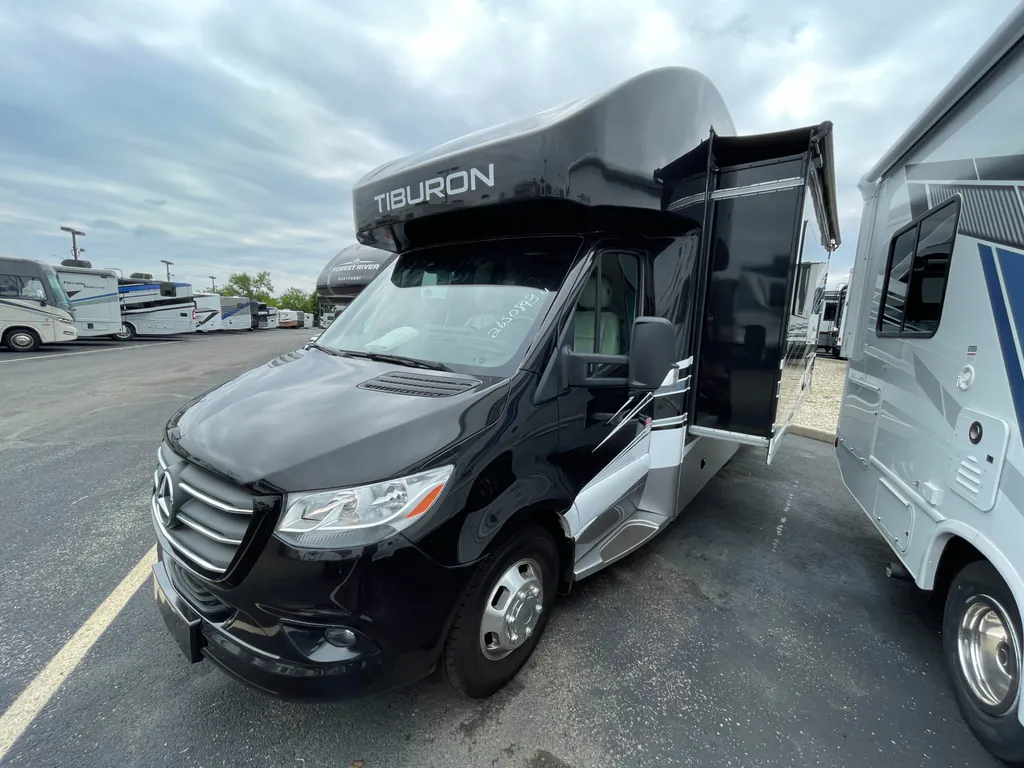 2024 Thor Motor Coach Tiburon 24FB, Photos photo 19