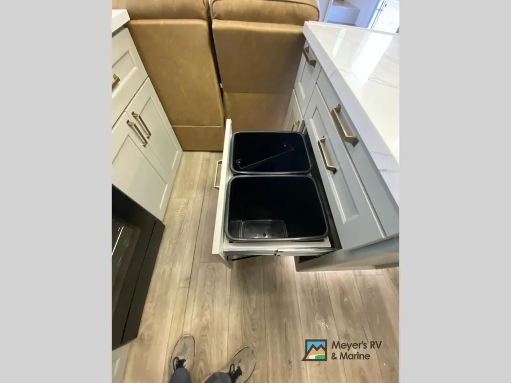2026 Brinkley Model G 3950, Photos photo 24