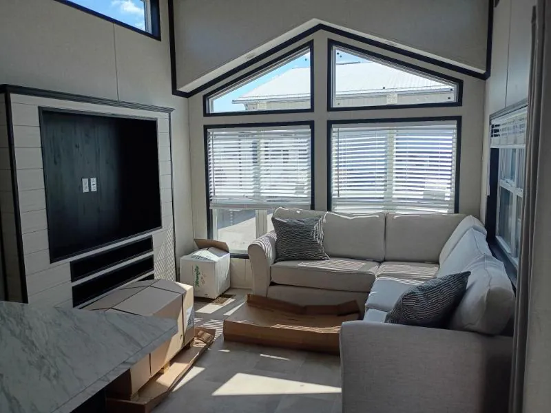 2027 Canterbury RV Parkvue P38-SKLL - Photo 3