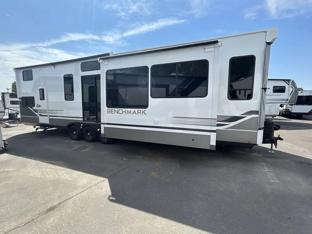2026 Alliance RV Benchmark 42LFT - Photo 3