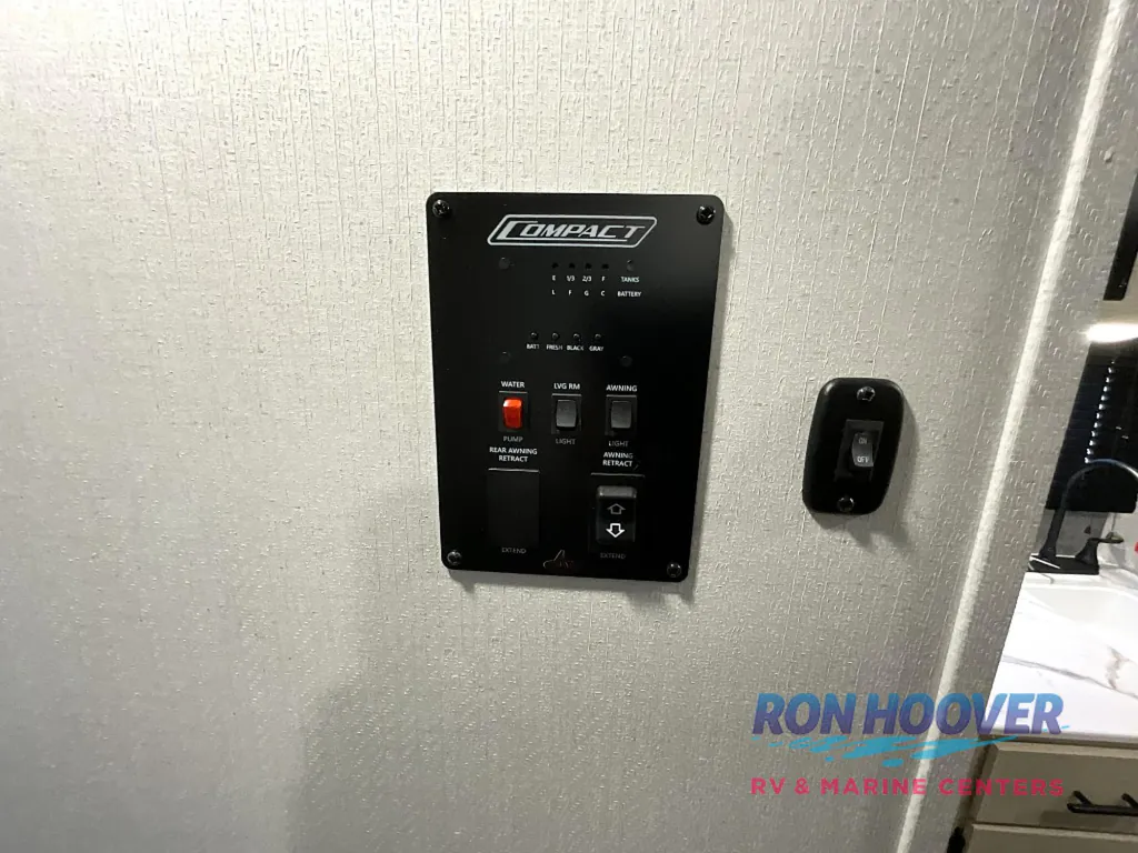 2026 Shasta Compact 17DB, Photos photo 17