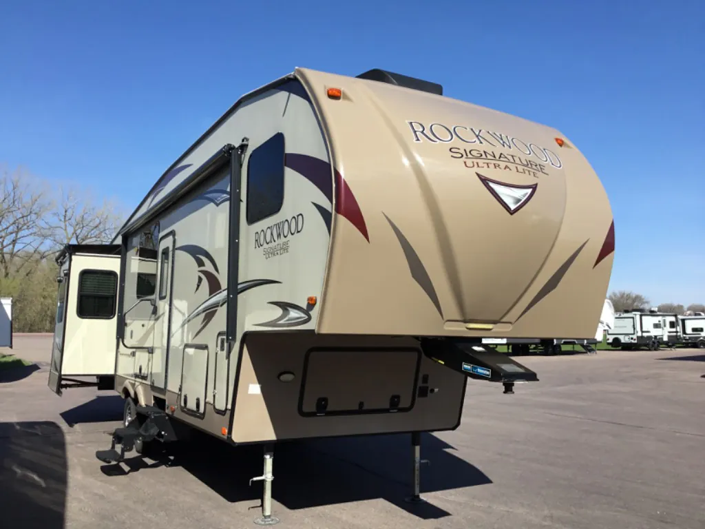 2018 Forest River RV Rockwood Signature Ultra Lite 8298WS - Photo 2