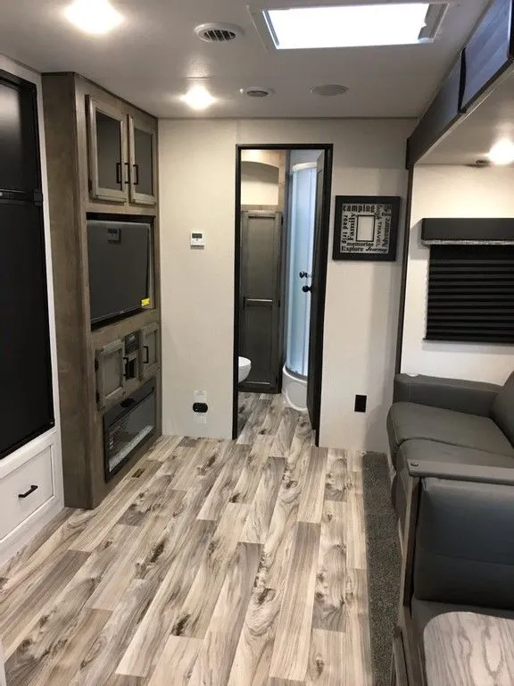 2024 Venture RV SportTrek ST271VMB - Photo 4