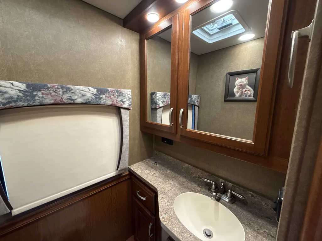 2016 Forest River Berkshire 38A, Photos photo 22