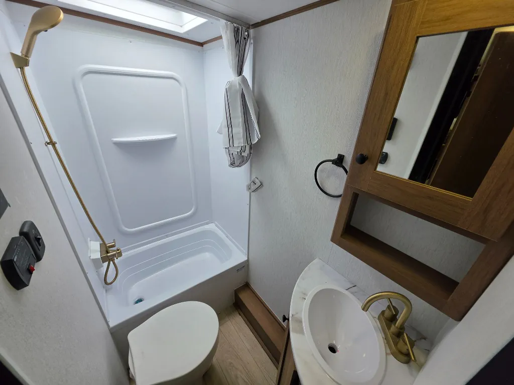 2026 Coachmen Apex Nano 186BH, Photos photo 13