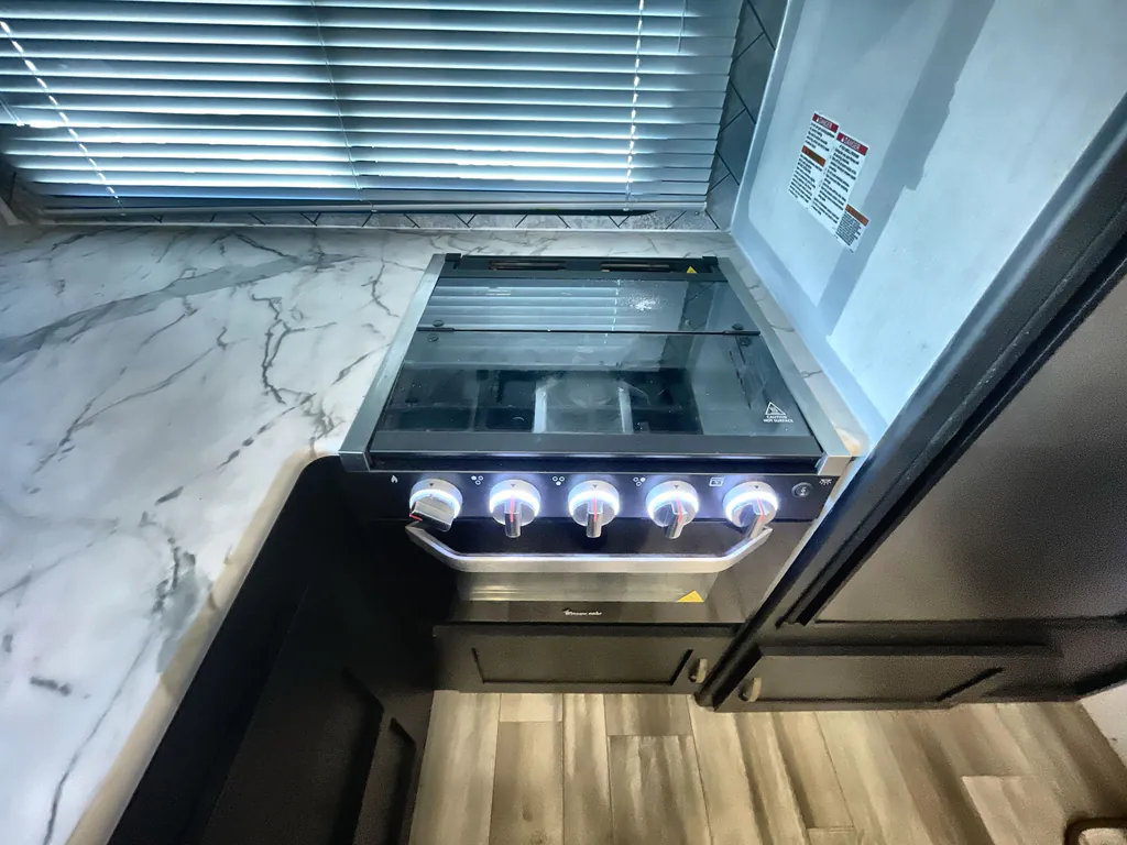 2023 Coachmen Freedom Express Ultra Lite 274RKS, Photos photo 10