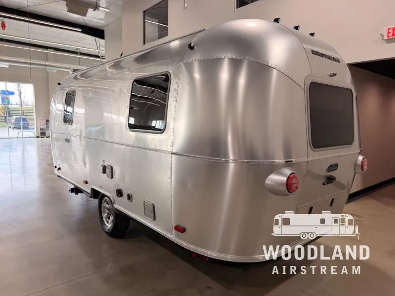 2026 Airstream World Traveler 22RB - Photo 4