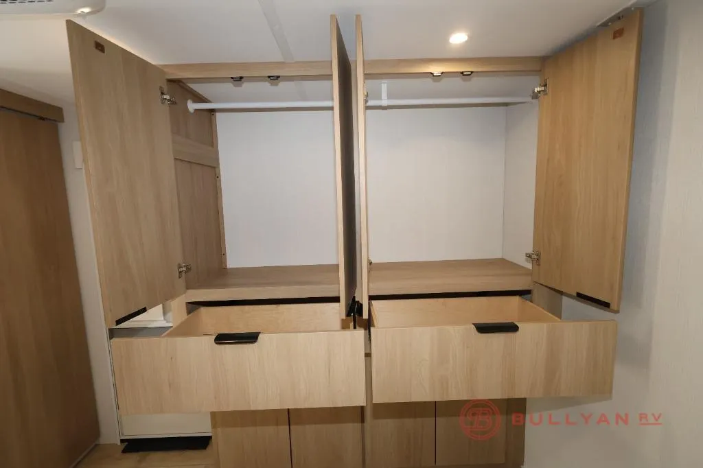 2027 Winnebago Thrive 26FKD - Photo 4