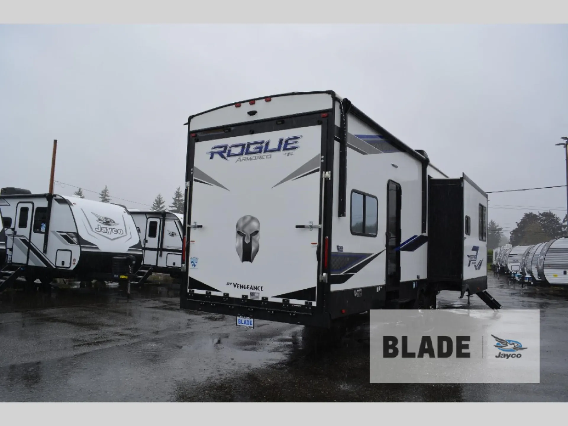 2024 Forest River Vengeance Rogue Armored 391T145 — Photo 5