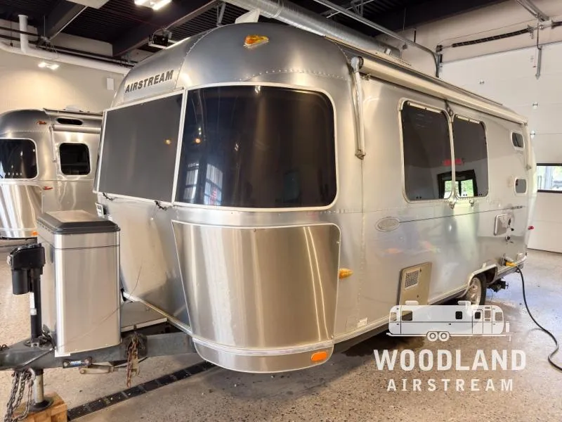 2008 Airstream Safari SE Used    20' - Photo 2