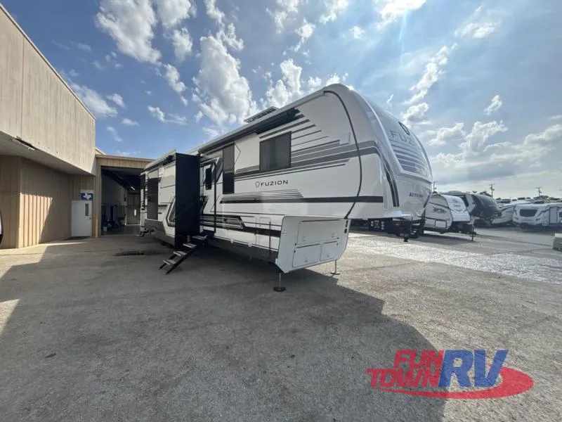 2026 Keystone RV Fuzion New    442 - Main photo