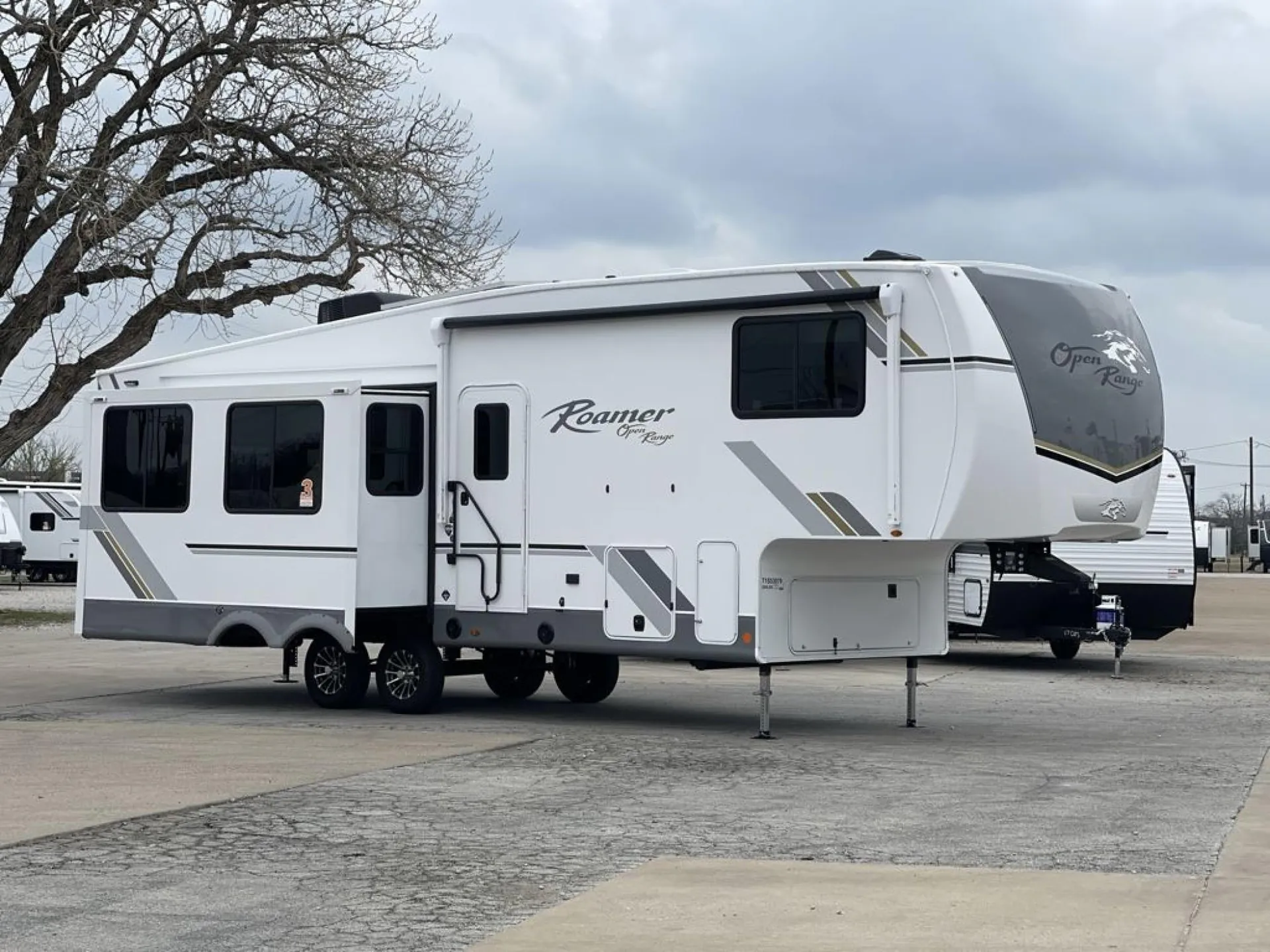 2026 Open Range RV Roamer 29RLDS - Photo 2