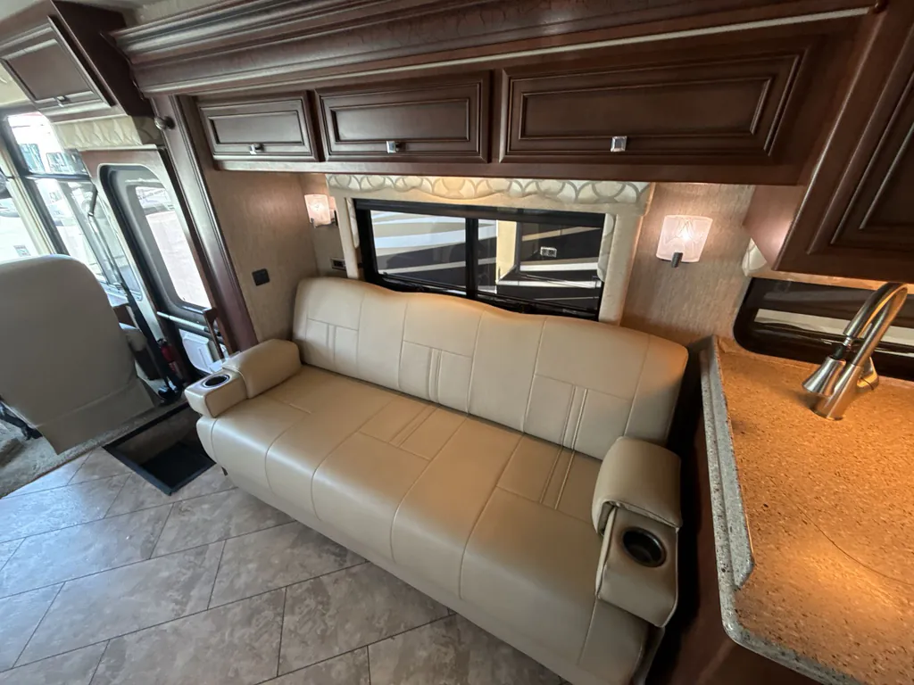 2016 Newmar Bay Star 3518, Photos photo 17